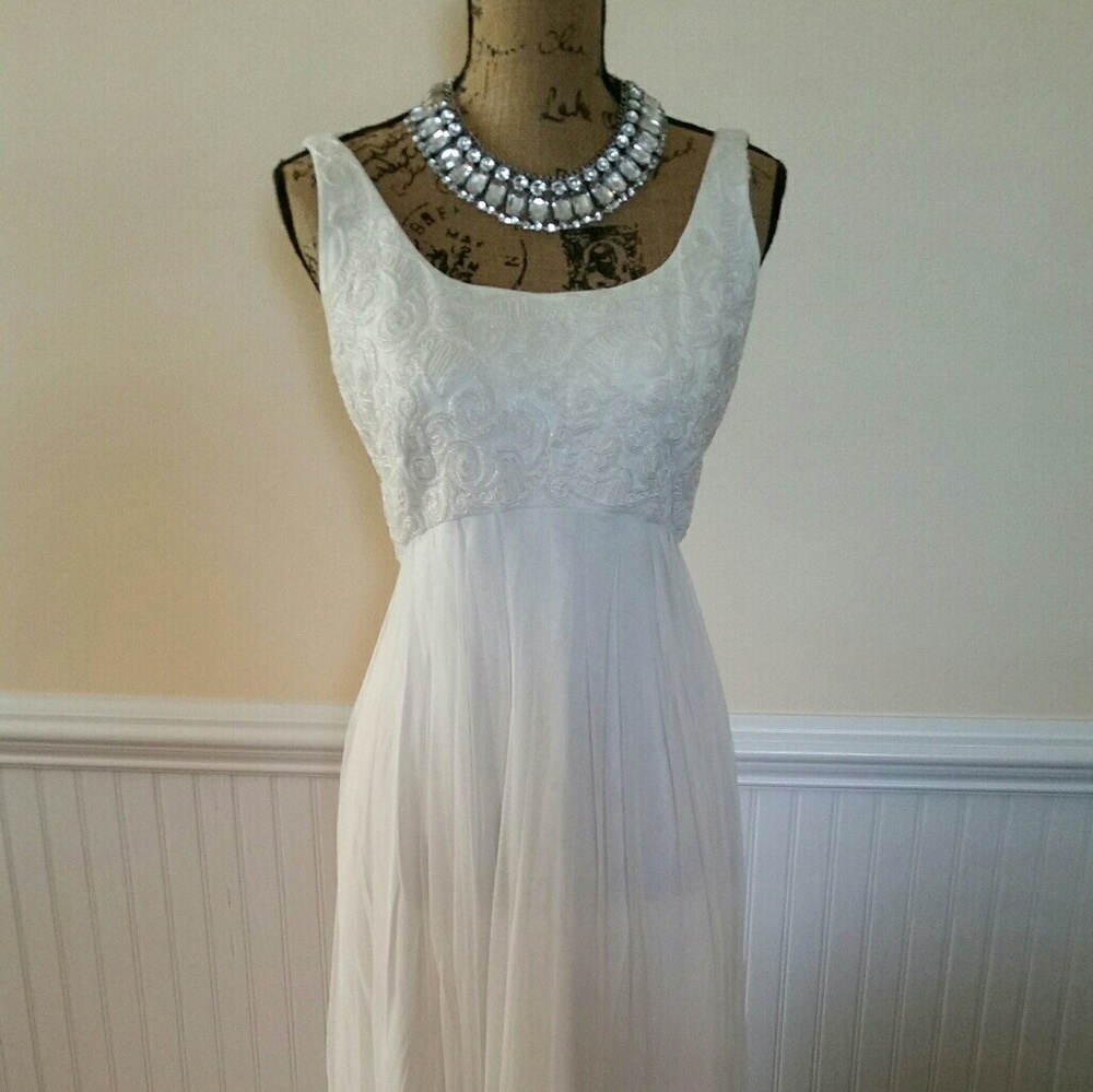 Cache ivory chiffon/embroide fashion dress